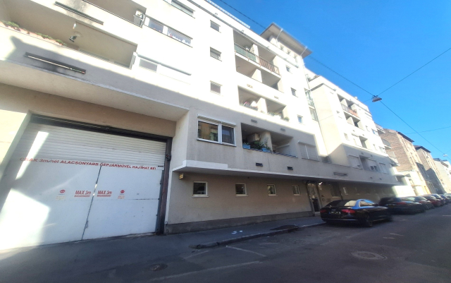 Eladó Garázs Budapest VIII. kerület Józsefváros (Nagykörúton kívül)
