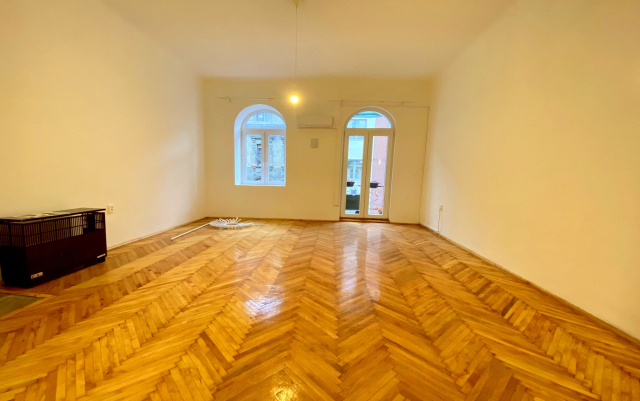 Kiadó Tégla lakás Budapest VI. kerület Terézváros (Nagykörúton kívül)