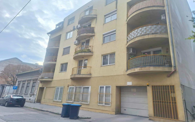 Eladó Garázs Budapest VIII. kerület Józsefváros (Nagykörúton kívül)