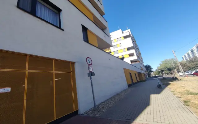 Eladó Garázs Budapest XI. kerület Albertfalva