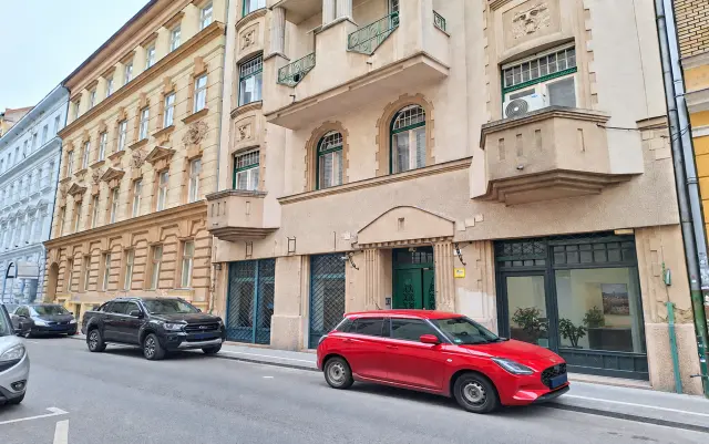 Eladó Üzlethelyiség Budapest VII. kerület Erzsébetváros (Nagykörúton kívül)