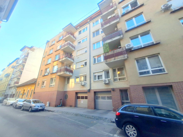 Eladó Garázs Budapest VIII. kerület Csarnok negyed