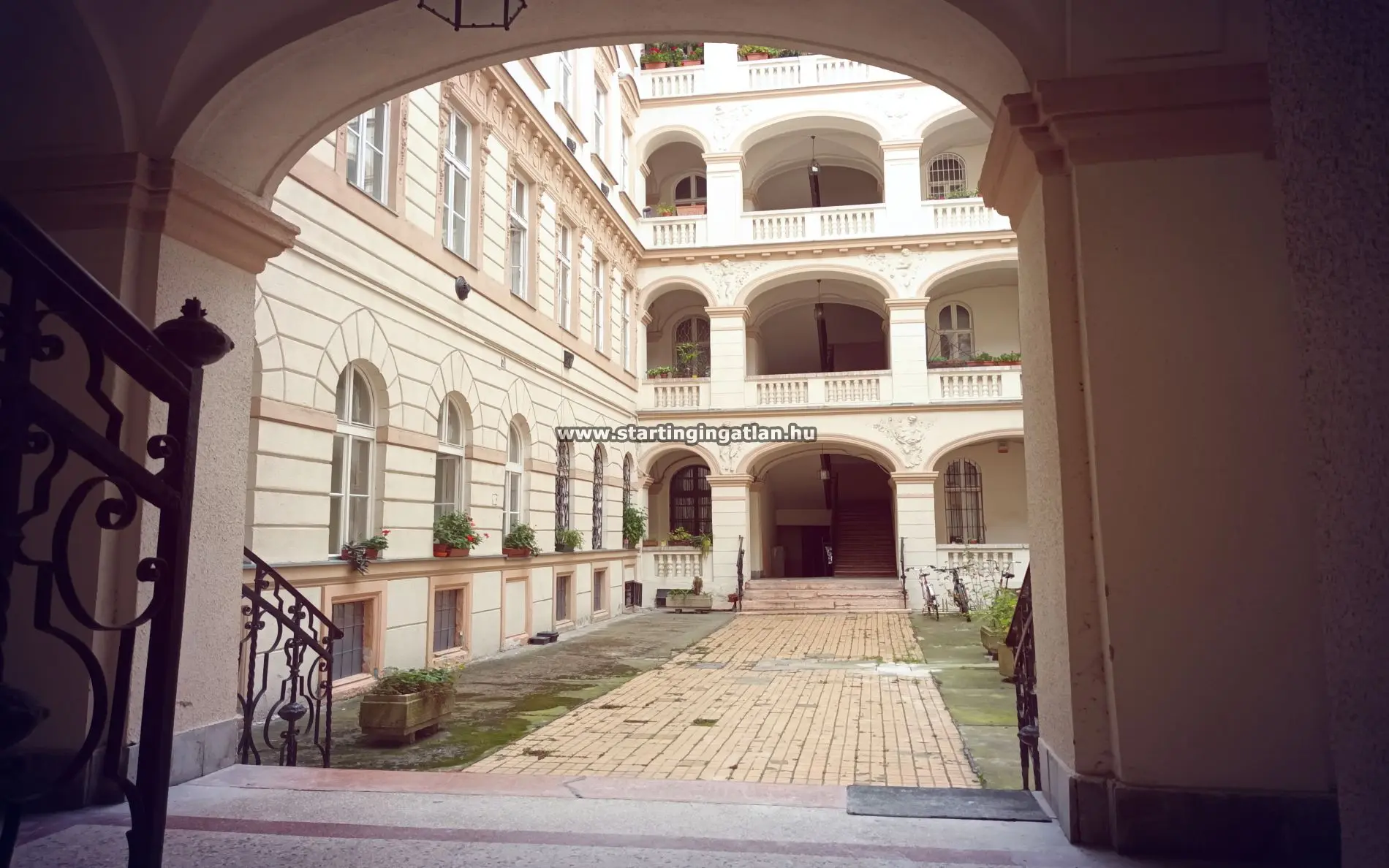Eladó Raktár Budapest IX. kerület, Mátyás utca fotó