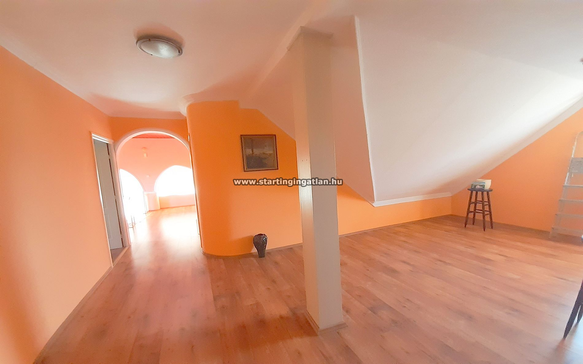 aaaaaaEladó Ikerház Budapest XVIII. kerület