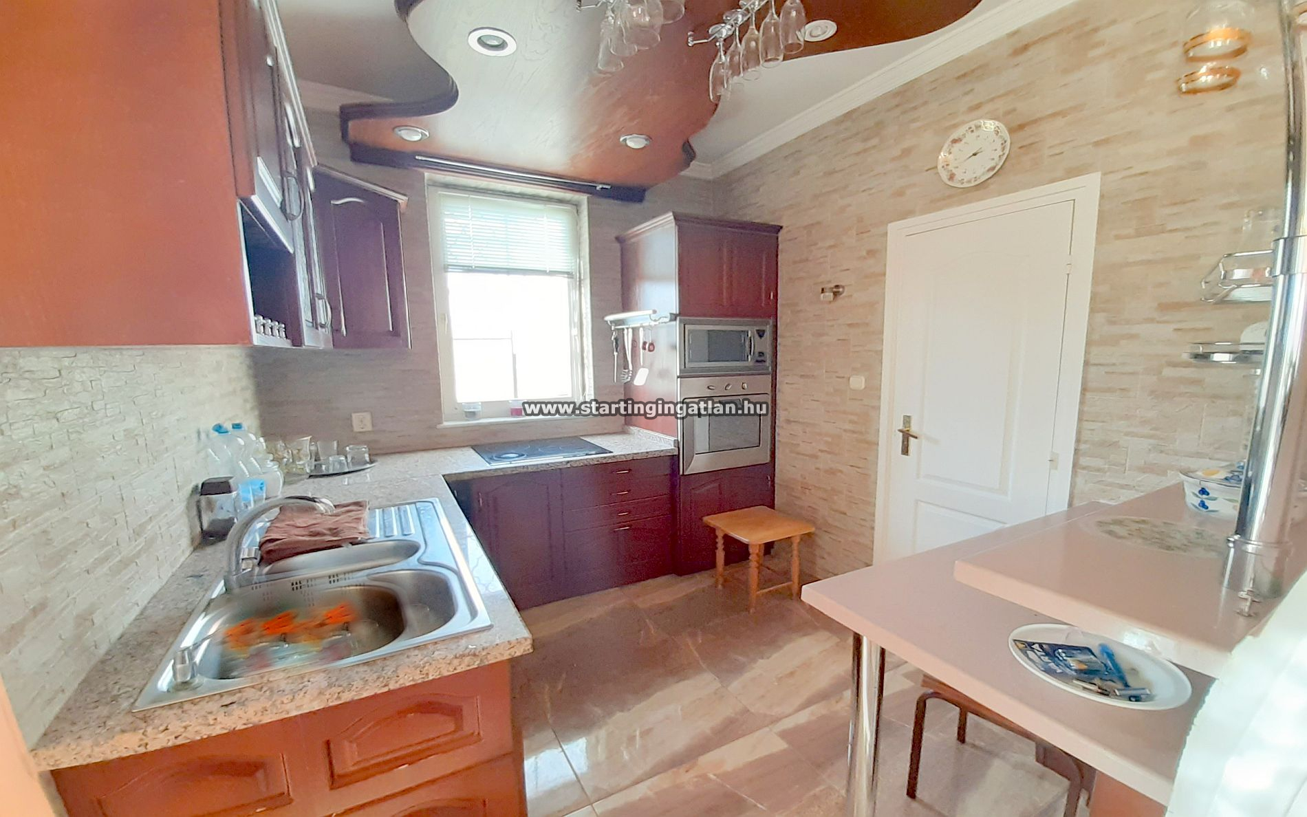 aaaaaaEladó Ikerház Budapest XVIII. kerület