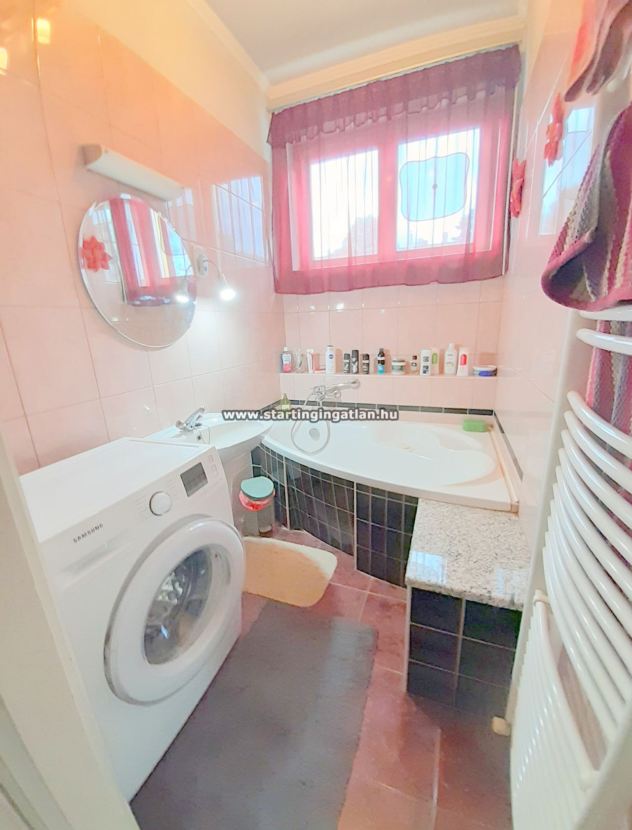 aaaaaaEladó Üzlethelyiség Vecsés