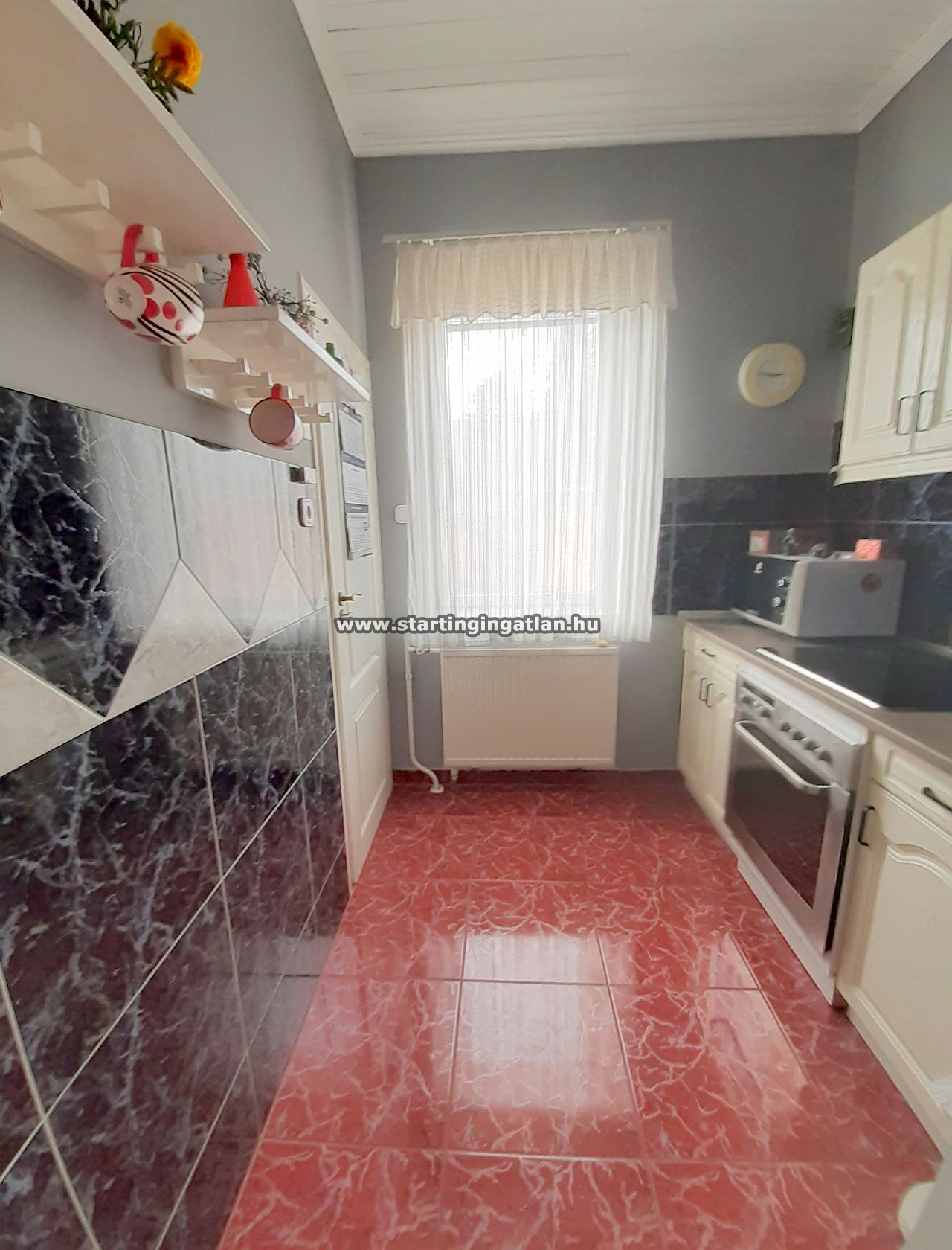 aaaaaaEladó Üzlethelyiség Vecsés