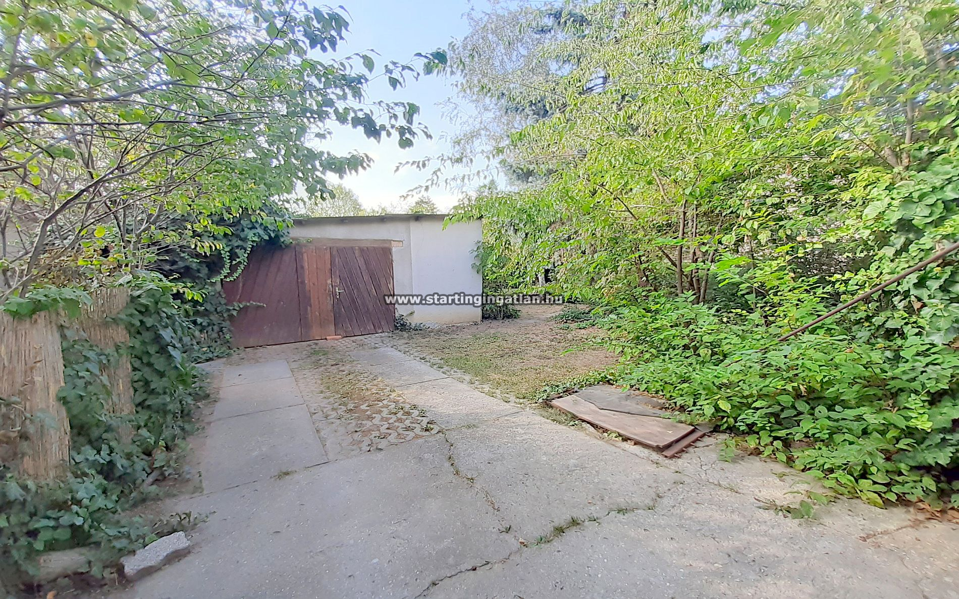 aaaaaaEladó Üzlethelyiség Vecsés