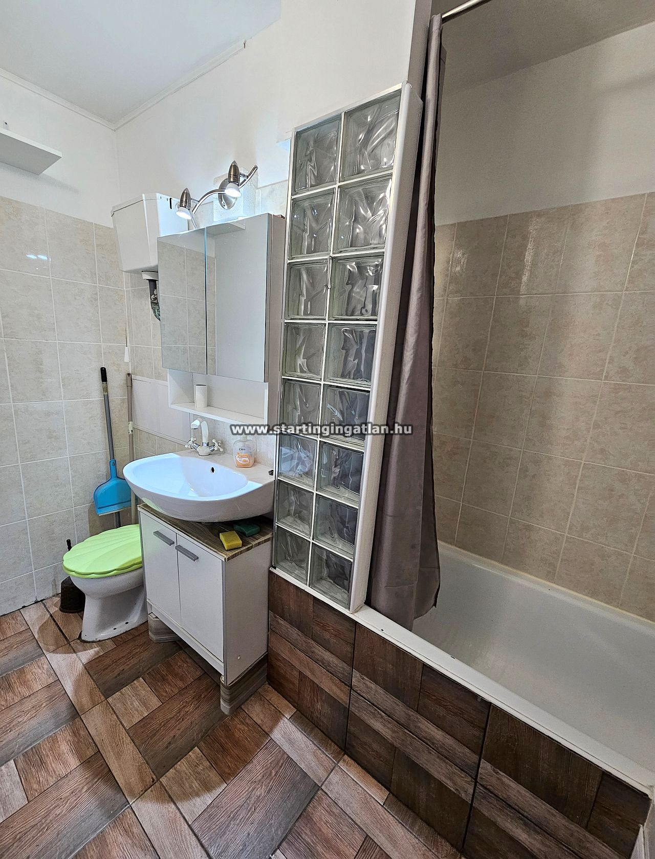 aaaaaaEladó Panel lakás Budapest III. kerület