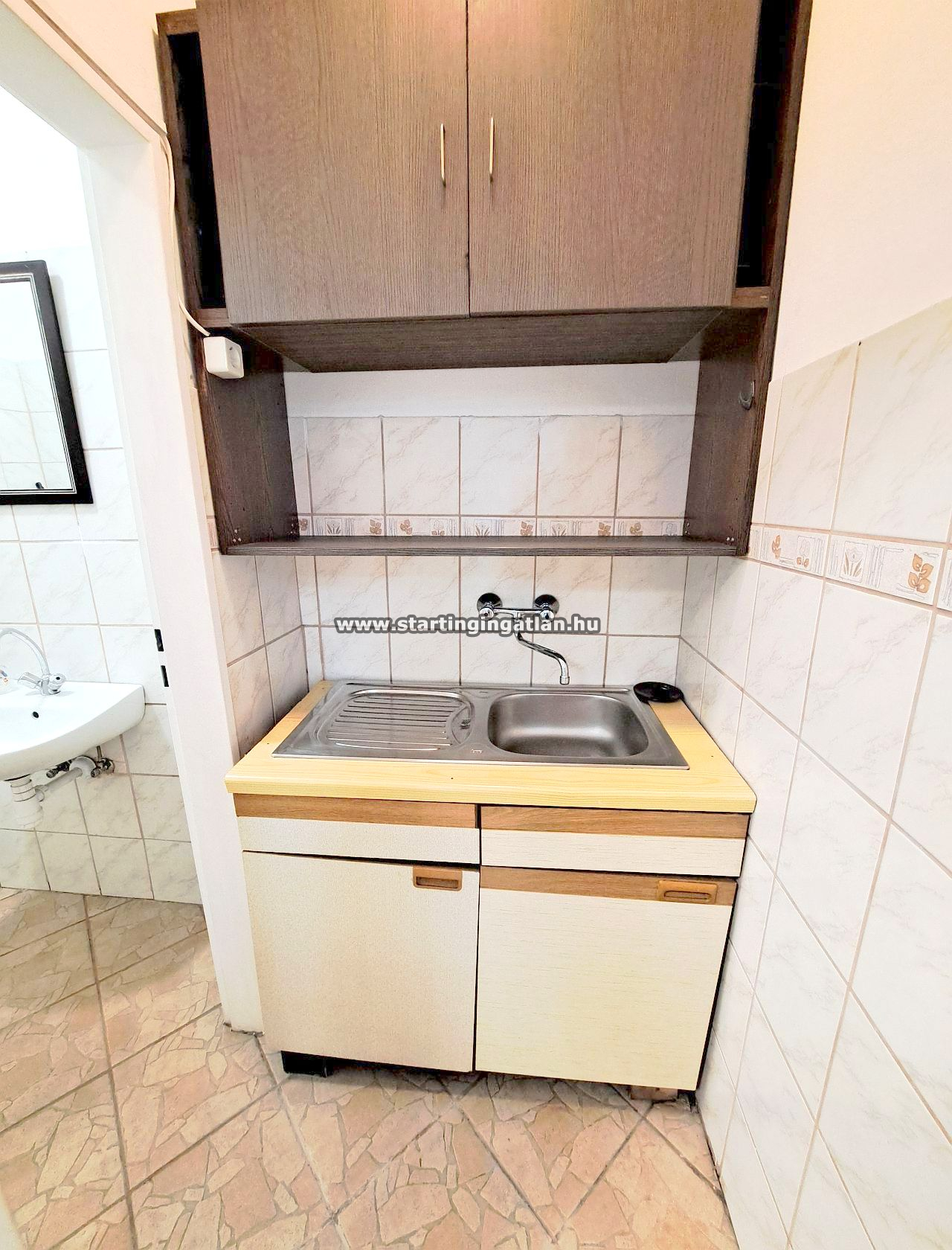 aaaaaaKiadó Iroda Budapest XV. kerület