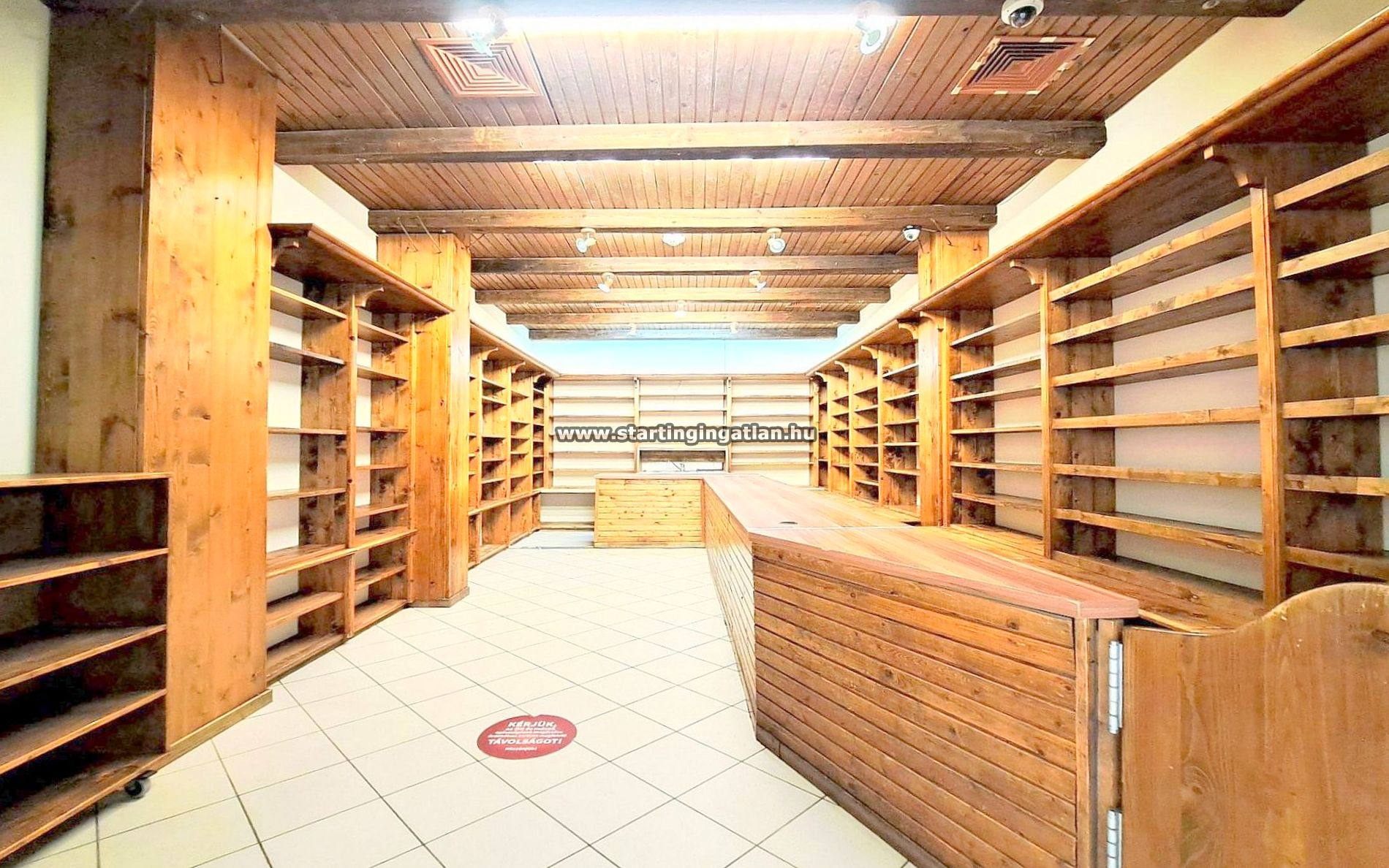 Budapest XV. kerület Üzlethelyiség Eladó