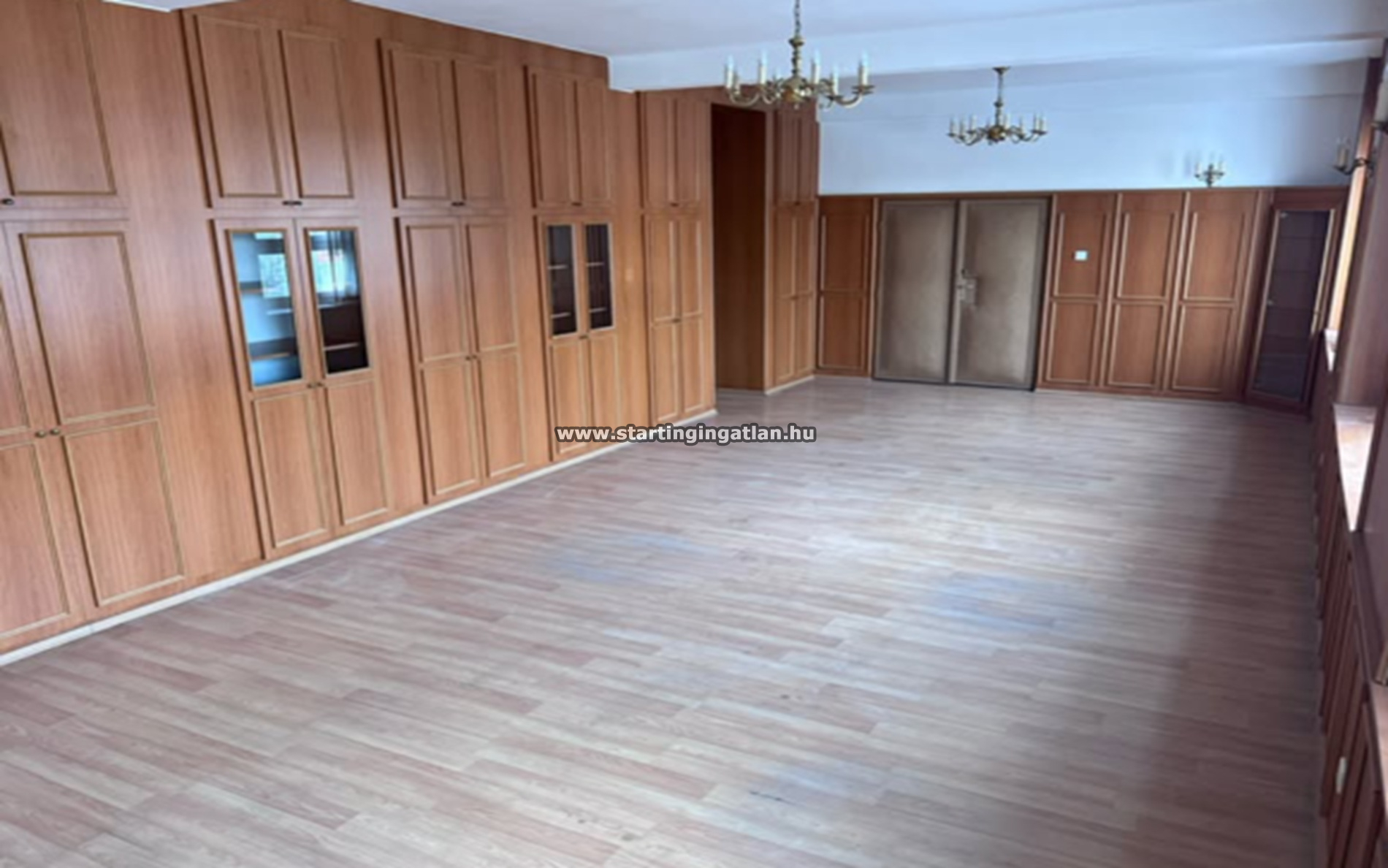Kiadó Iroda Budapest X. kerület, Kőbányai út kép 8